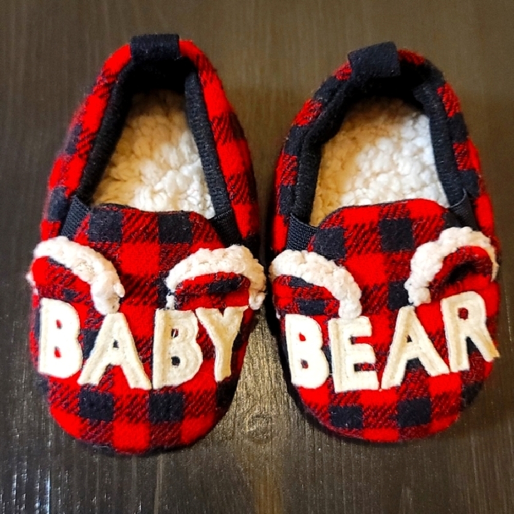Baby bear slippers, Red and black buffalo plaid pattern, Size 3 months
